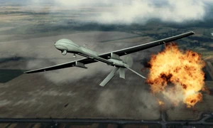 Dronă lansează o încărcatura explozivă FOTO shutterstock jpg