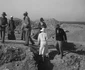 Regina Maria şi Principesa Ileana vizitând piramidele din Egipt - 1930 platoul Giza Sursa Facebook Mihaela Chiripuci / Arhiva giza.fas.harvard.edu