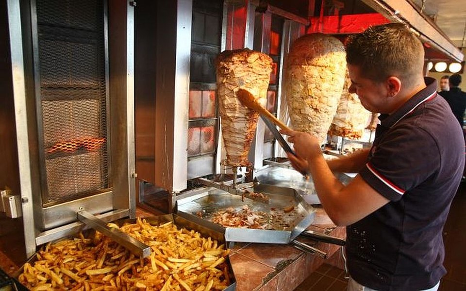 Războiul kebabului între Turcia și Germania, tranșat de Bruxelles