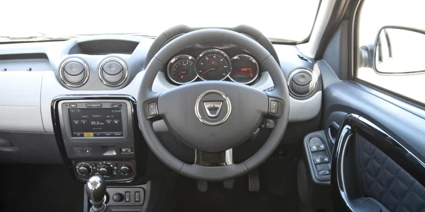 dacia volan pe dreapta