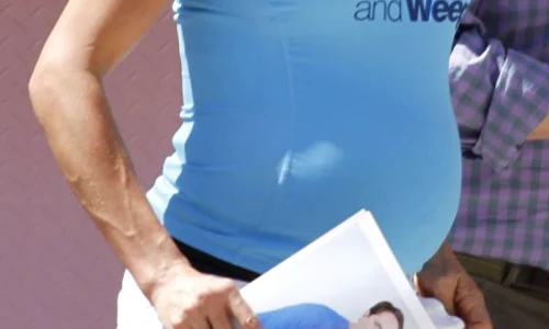 cameron diaz pregnant suit 1 jpeg