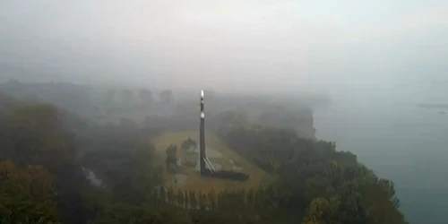 Momentul lansării noii rachete balistice intercontinentale de către Coreea de Nord Foto Captura Video X jpg