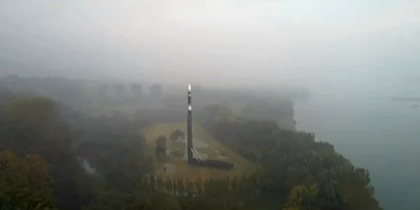 Momentul lansării noii rachete balistice intercontinentale de către Coreea de Nord Foto Captura Video X jpg