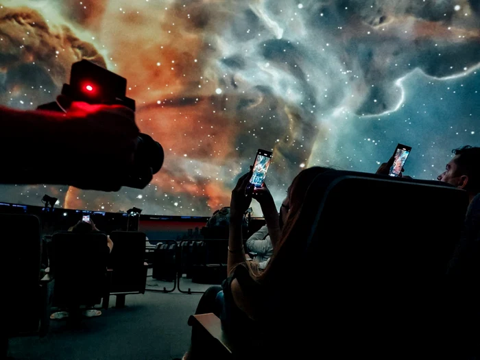 Lansare vivo X80 Pro la Planetariul Zeiss din Berlin.