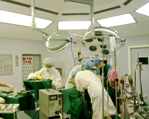 medici operatie FOTO Shutterstock