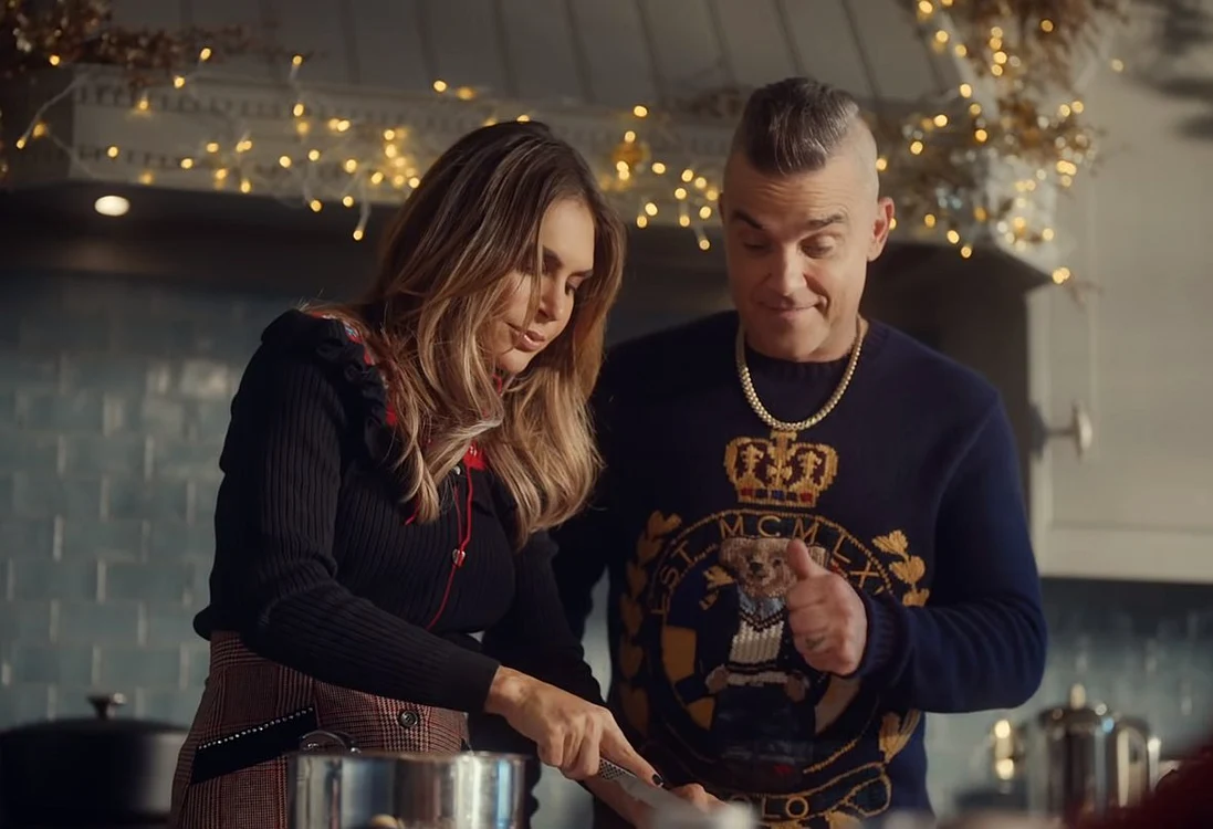 5 robbie williams videoclip cu familia de craciun 5 jpg jpeg