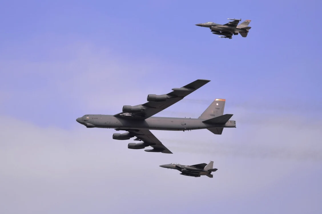 La exerciții vor participa, cel mai probabil, si bombardiere strategice Boeing B-52 Stratofortress 