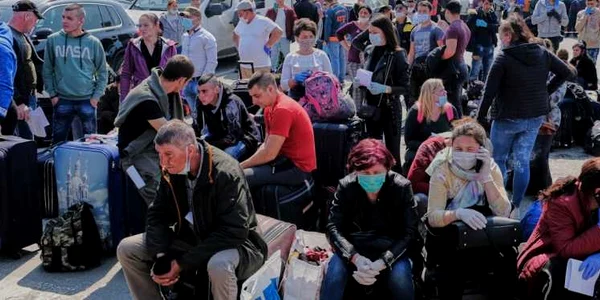 Muncitori sezonieri Aeroport Cluj FOTO Inquam Photos / Raul Ştef