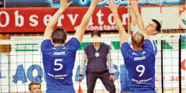Constănţenii şi sălăjenii (în albastru) sunt siguri că vor organiza turnee finale 