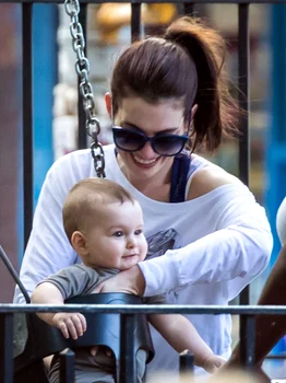 2 anne hathaway hepta 2618011 jpg jpeg