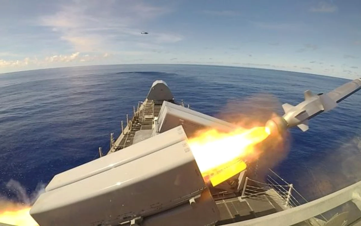 Sistemul lansând o rachetă antinavă Naval Strike Missile FOTO US Navy
