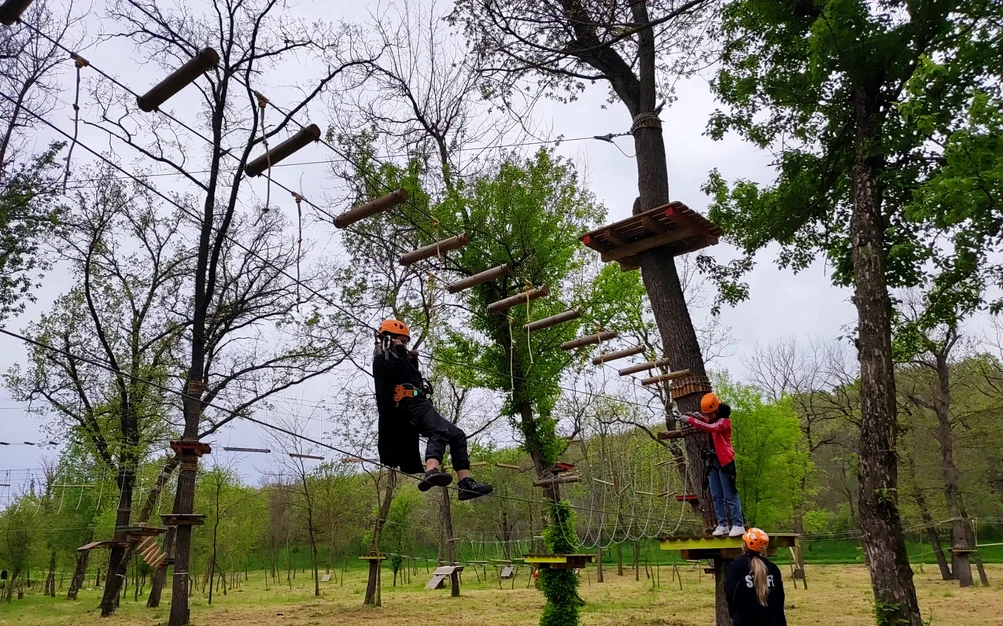 Parcul de Aventură se află în pădurea Gârboavele FOTO: CJ Galați