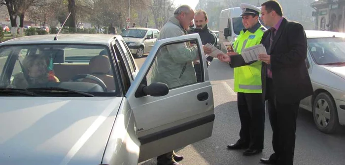 Poliţiştii au oprit toate maşinile de pe Dunării