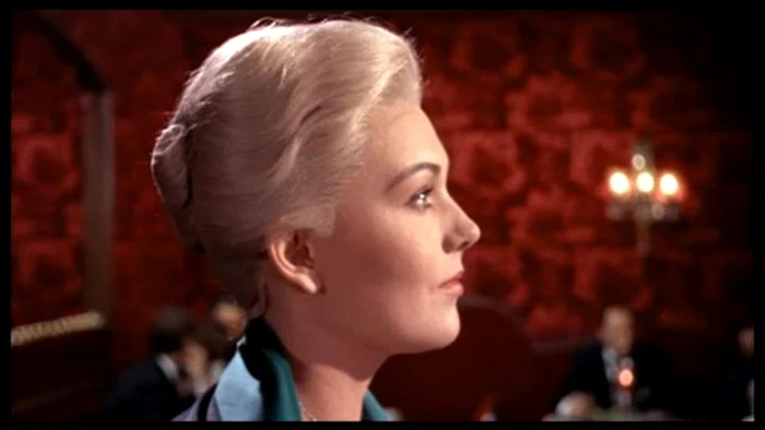 Kim Novak, în filmul „Ameţeala/ Vertigo”