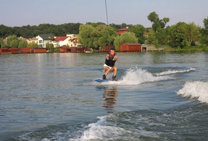 Mattyas scapă de caniculă pe lacul Snagov