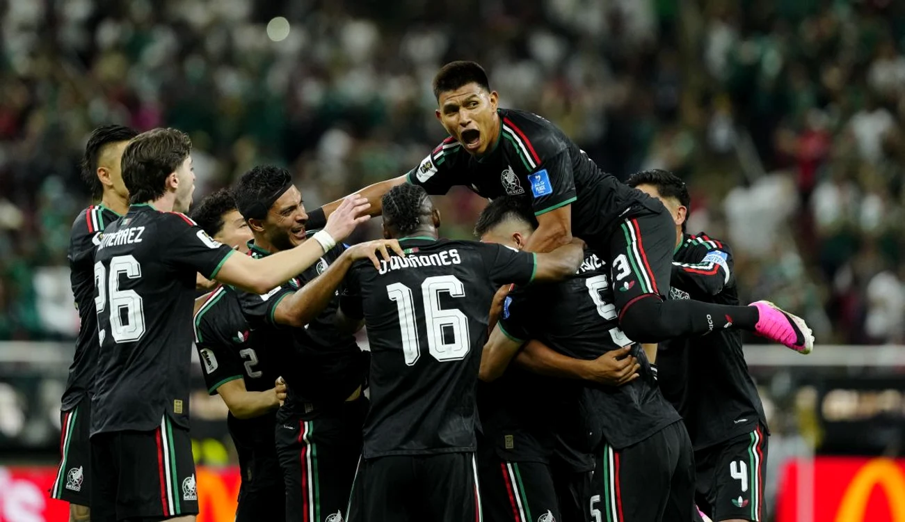 Mexicanii continuă parcursul de vis de la Campionatul Mondial (FOTO: EPA)