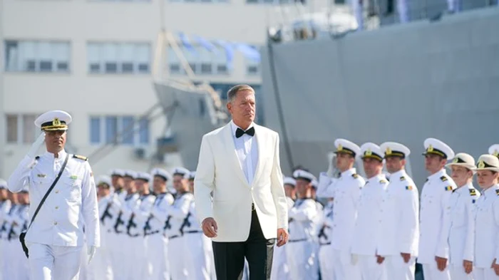 
    La ceremonii au participat preşedintele Senatului, Anca Dragu, premierul Florin Cîţu şi unii dintre membrii Executivuluifoto: Facebook  