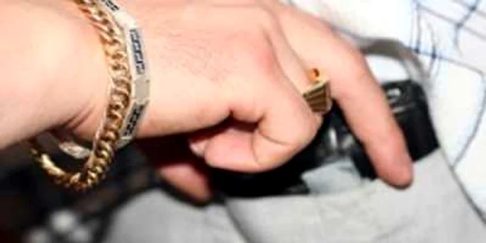 Atenție la hoții din buzunare 