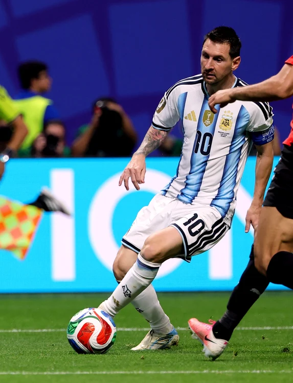 Messi este unul dintre candidații la „Balonul de Aur” (Foto: EPAImages)