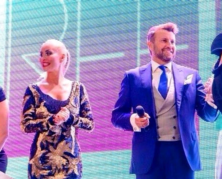 
    Vica Blochina (40 de ani) și Cătălin Botezatu (48 de ani) s-au sărutat la un eveniment mondenfoto: Arhiva Personală  