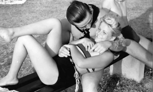 Amor in anii '20! Cum se iubeau bucurestenii cu ajutorul tigaretei! jpeg