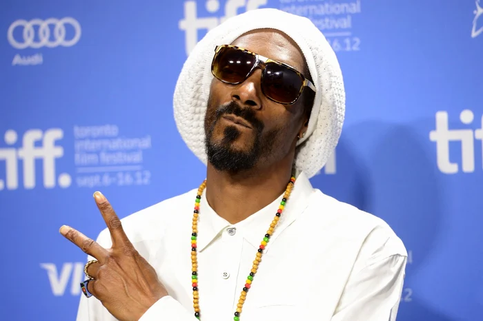 Snoop Dogg, devenit acum Snoop Lion, nu şi-a ascuns niciodată pasiunea de a fuma marijuana FOTO GettyImages/Gulliver