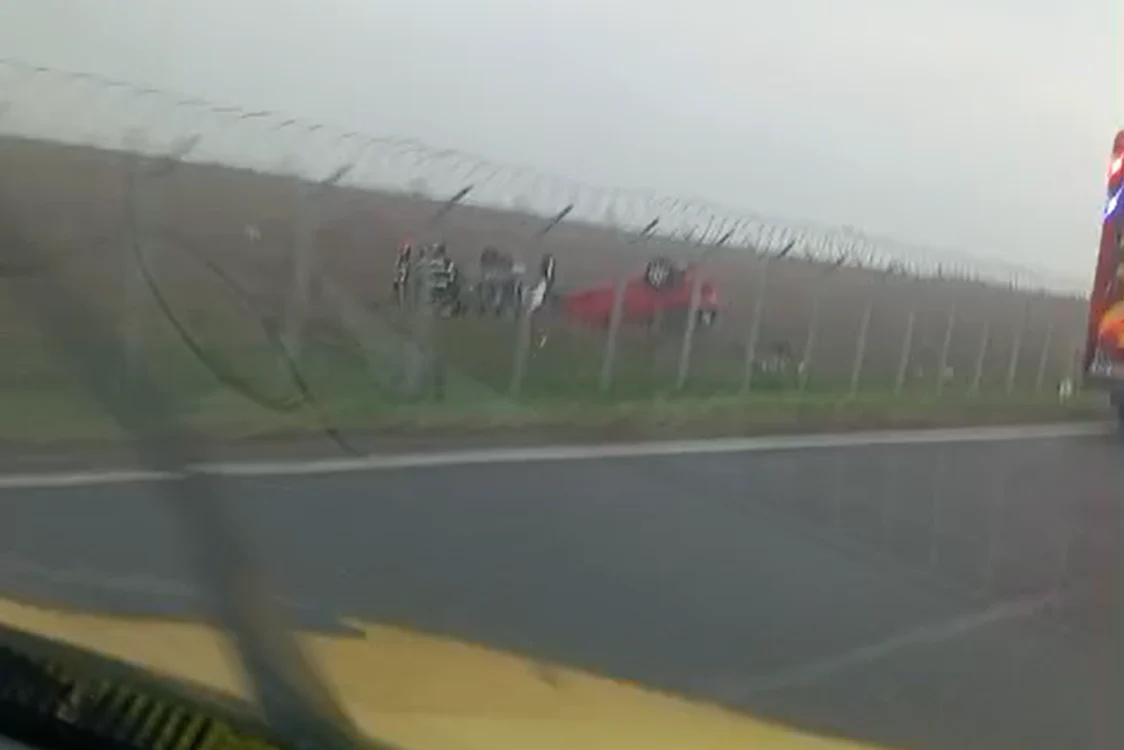  Mașinile s-au răsturnat. Captură video FocusPress