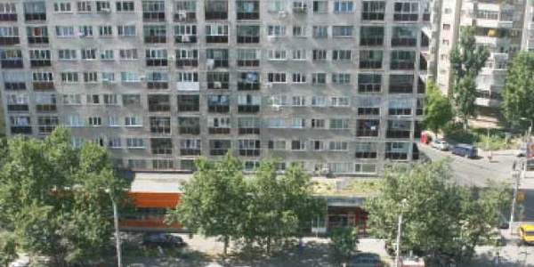 Vânzările şi-au luat concediu în august