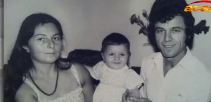 
    Alexandra Ungureanu, alături de părinții eifoto: arhivă personală  