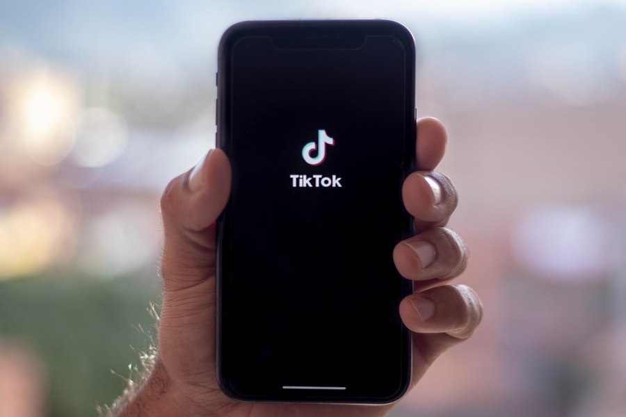 Pățania unui bărbat care și-a căutat nevastă pe TikTok. Ce s-a întâmplat după ce a arătat o sumă mare de bani