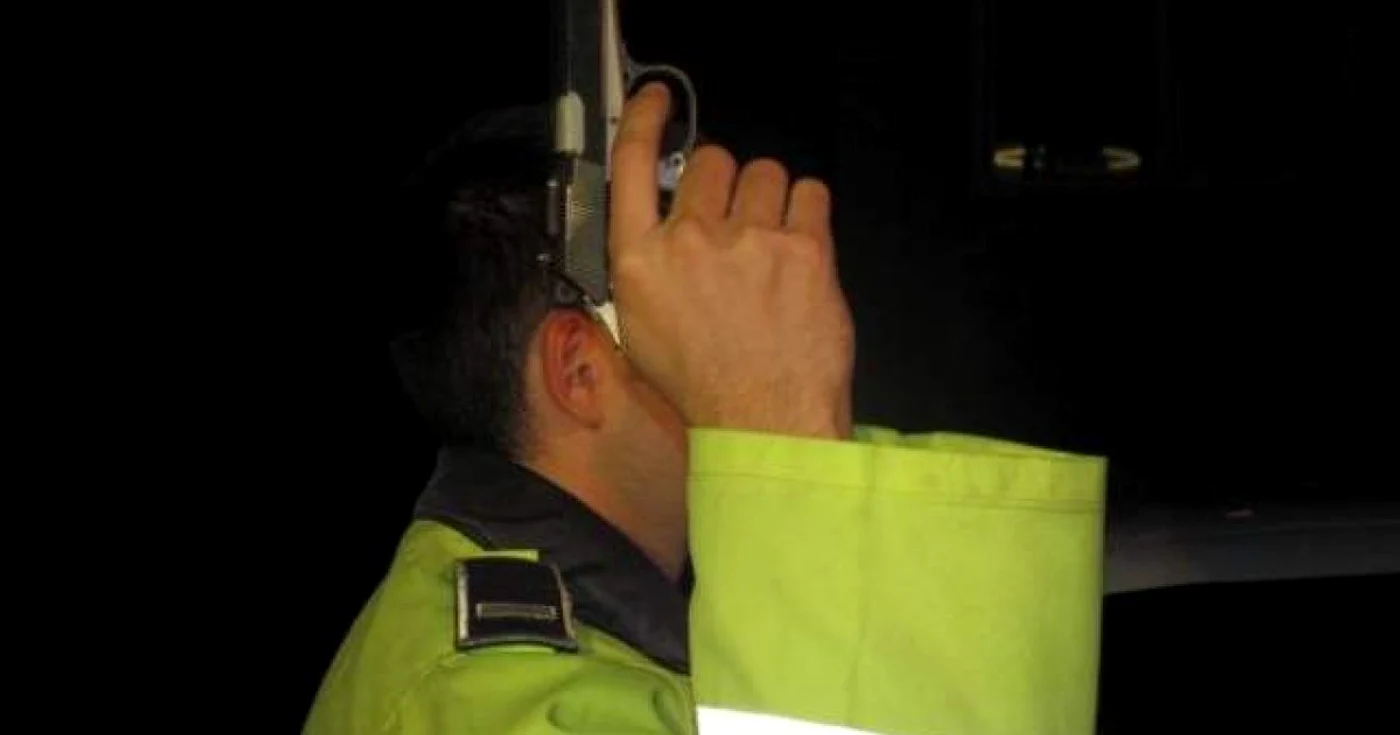 Poliţiştul a tras un foc de avertisment