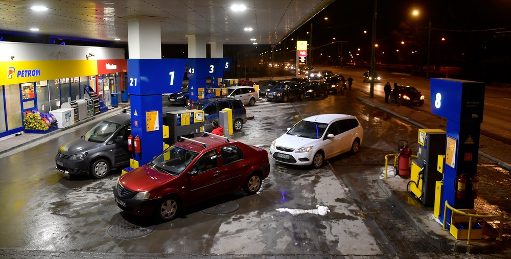 Prețurile carburanților marți, 29 septembrie. Unde mai găsesc șoferii benzină sub 10 lei pe litru