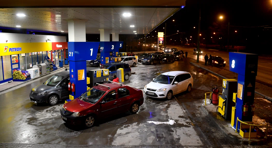 Benzinărie - combustibil - motorina - benzina - pompa FOTO Inquam Photos / Alex Nicodim