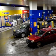 Benzinărie - combustibil - motorina - benzina - pompa FOTO Inquam Photos / Alex Nicodim