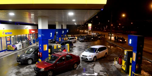 Benzinărie - combustibil - motorina - benzina - pompa FOTO Inquam Photos / Alex Nicodim