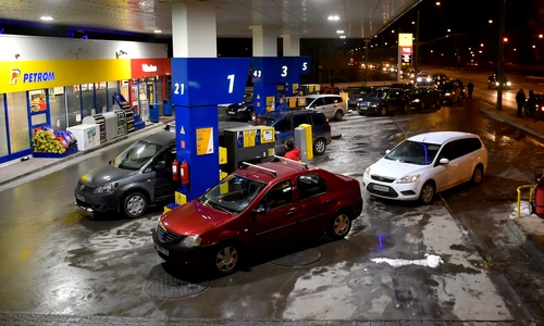 Benzinărie - combustibil - motorina - benzina - pompa FOTO Inquam Photos / Alex Nicodim