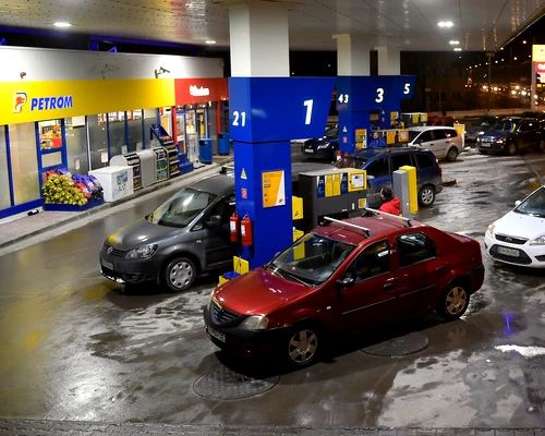 Benzinărie - combustibil - motorina - benzina - pompa FOTO Inquam Photos / Alex Nicodim