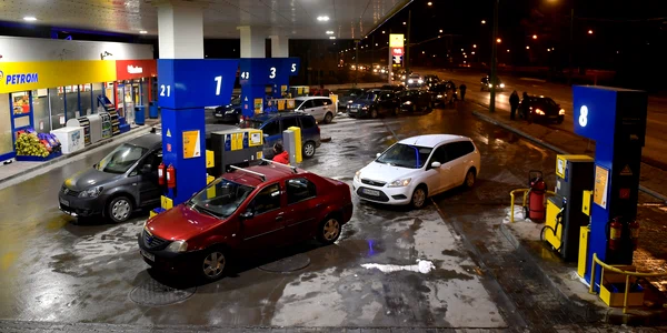 Benzinărie - combustibil - motorina - benzina - pompa FOTO Inquam Photos / Alex Nicodim