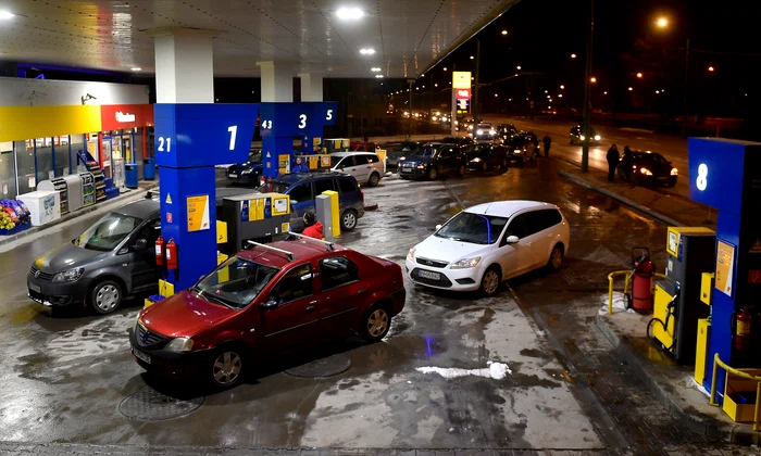 Benzinărie - combustibil - motorina - benzina - pompa FOTO Inquam Photos / Alex Nicodim