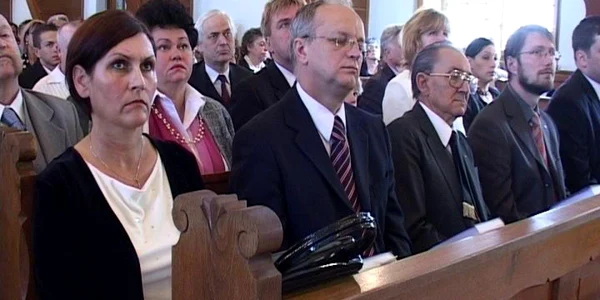Edith Tokes vrea să divorțeze de fostul episcop Tokes Laszlo