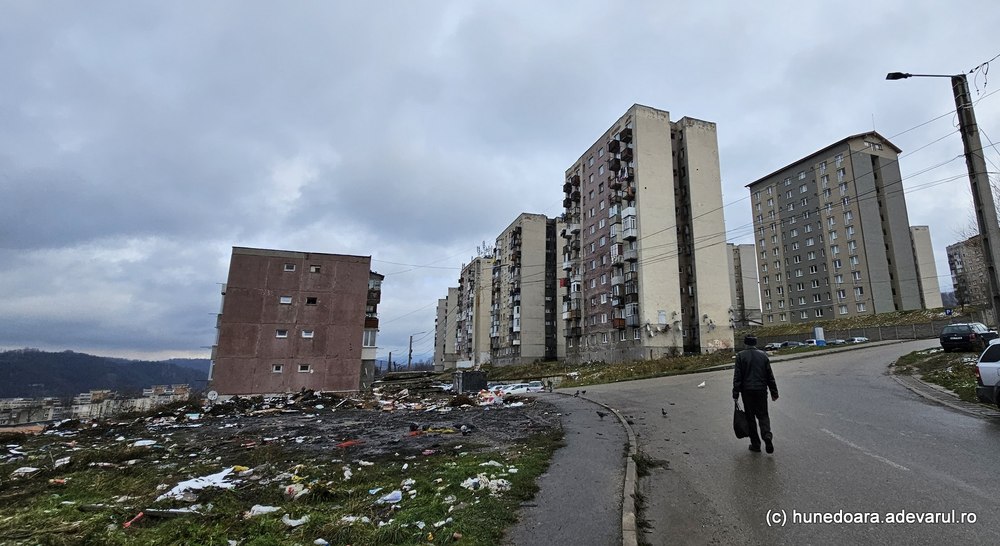 Dallas, cartierul exotic din România comunistă râvnit de mineri. Ce s-a ales de „zgârie-norii“ săi VIDEO