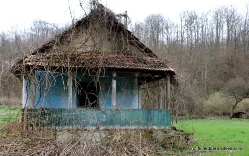 gialacuta satul pustiu din muntii metaliferi foto daniel guta adevarul