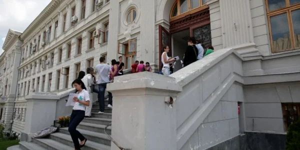 Studenţii olteni au mai puţine opţiuni pentru studii aprofundate.
