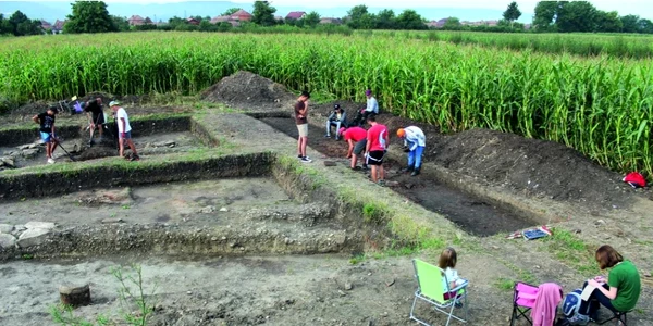 Castrul roman de la Războieni   Cetate FOTO Historia (1) jpg