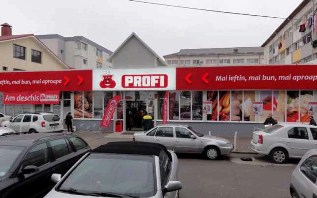 Retailerii au fost acuzaţi că au scumpit mâncarea chiar şi cu 30% înainte de reducerea TVA, astfel încât să bage în buzunar banii