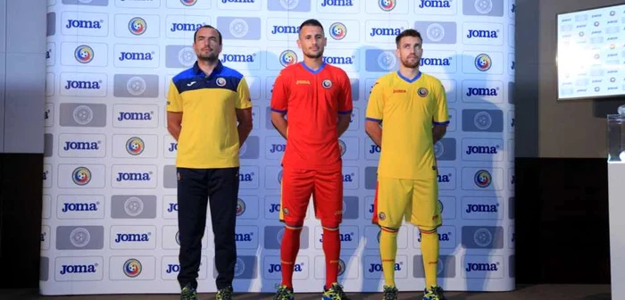 Tricolorii au prezentat noul echipament FOTO Sunt Iulian Anghel, editor Adevărul, şi consider că este penibil să specific sursele fotografiilor