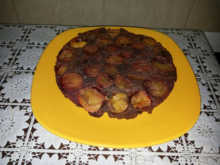 prajitura rasturnata cu prune 1 jpeg