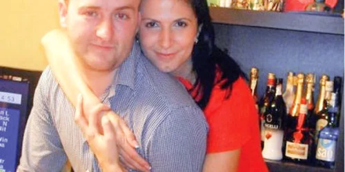 Adina (25 de ani) şi soţul ei, Cornel (27 de ani),  au o fetiţă  