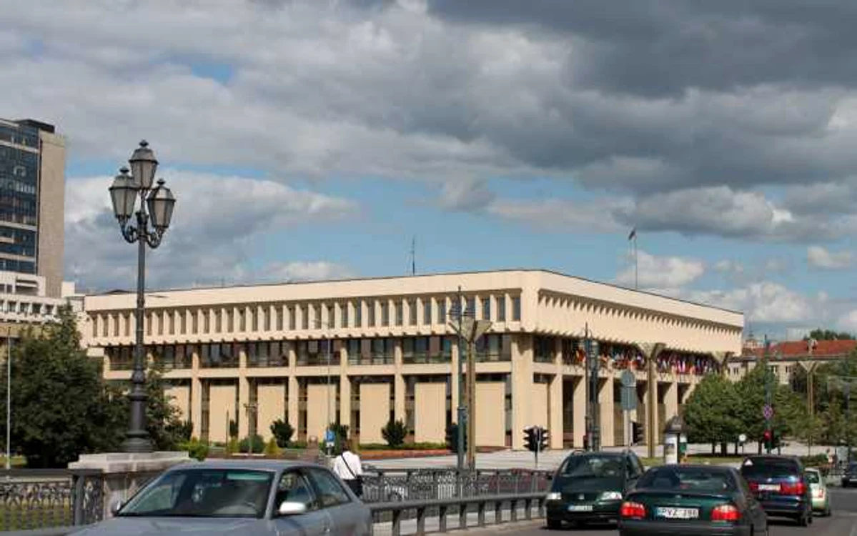 Parlamentul Lituaniei FOTO WikiMedia