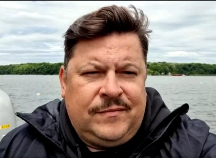 
    Valeriu Gheorghiță și Andrei Baciu au lansat o provocare vedetelor în cadrul campaniei de vaccinare Sursă foto: Captură video   